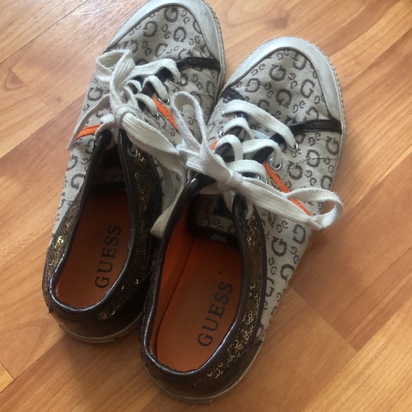 Very well worn guess sneakers - Picture 3 of 4